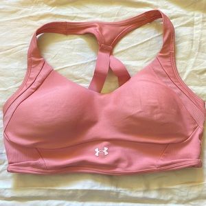 Under Armour heat gear sports bra size Large worn less than 5 times